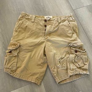 Mens Hollister California cargo shorts size 34, only worn once.